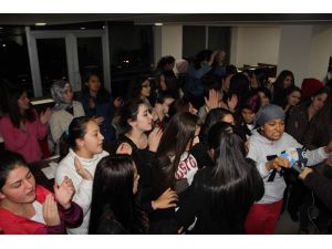 Yurtları Kapatılmak İstenen Öğrencilerden Protesto