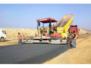İlk Asfalt Döküldü