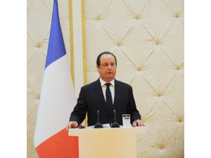 Eboladan Korkmayan İlk Batılı Lider