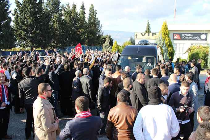 Sedat Peker’e Coşkulu Karşılama