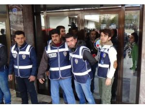 Valilik Önünde Bahçeli Gerginliği