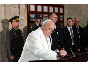 Papa Anıtkabir Özel Defterine Ne Yazdı ?