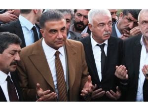 Sedat Peker Avukatının Mezarını Ziyaret Etti