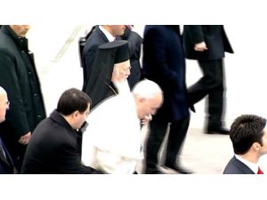 Papa Düşme Tehlikesi Atlattı