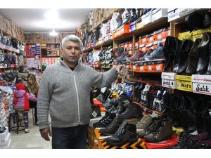 Zehirli Ayakkabılarda Yanık Kokusu Oluyor