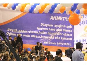 Başbakan Davutoğlu’na Sürpriz Pankart