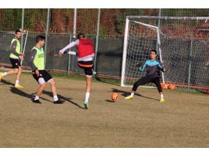 Adanaspor Maç Saatini Bekliyor