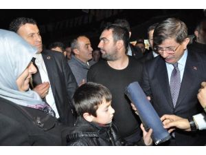 Başbakan, Köylülerin Misafiri Oldu