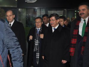 Başbakan Davutoğlu, Balıkesir Büyükşehir Belediyesini Ziyaret Etti