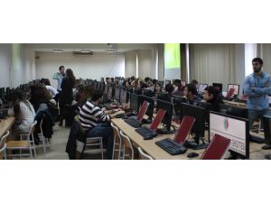 Öğrencilere Uygulamalı Excel Programı Eğitimi Verildi