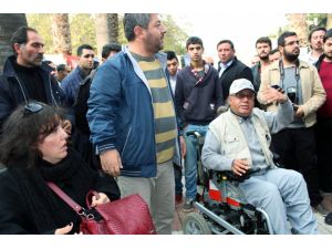 Kılıçdaroğlu’nun Toplantısında Engelli Eylemi