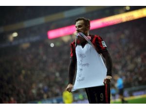 Boşnak Futbolcudan Tuğçe’ye Gollü Destek