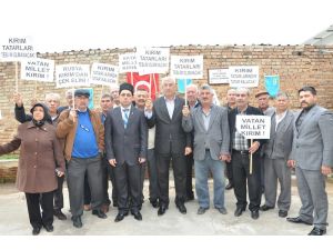 Kırımlılar Putini Protesto Etti