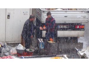 Kars’ta Kar Ve Tipi Hayatı Felç Etti