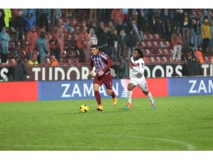 Yanal’la Kendine Geldi
