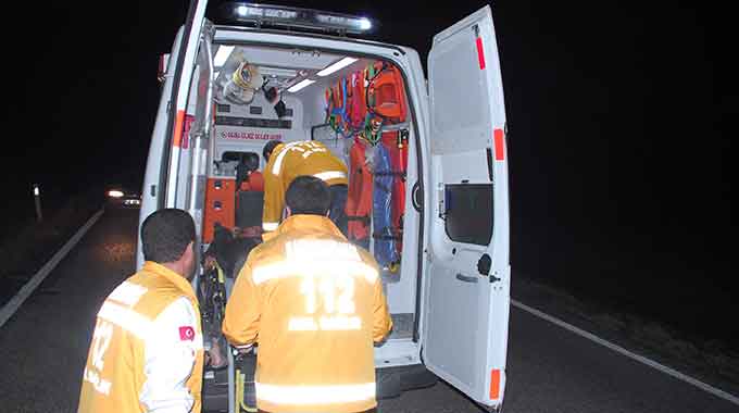 Kamyon, Yolcu Minibüsüne Çarptı