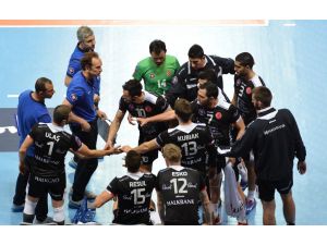 Halkbank Liderliğini Sürdürüyor