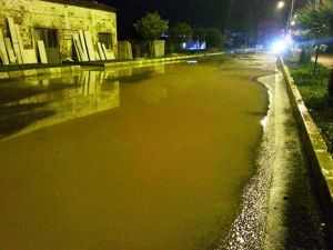 Ayvalıkta Caddeler Dereye Döndü