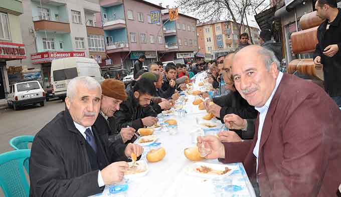 Cadde Esnafı Birlik-Beraberlik Yemeğinde Buluştu