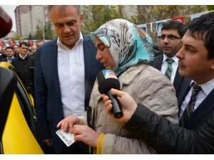Görme Engelliler İçin Bin 700 Taksiye Bilgi Çıkartması Konuldu