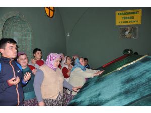 (Özel Haber) Türbede Dua Etti Muradına Kavuştu