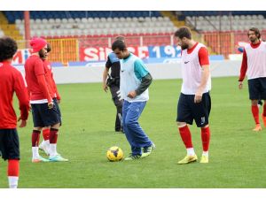 Mersin İdmanyurdu’lu Futbolcular İle Engelliler Gösteri Maçında Buluştu