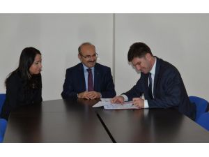 Önce Eğitim, Sonra Evlilik
