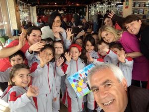 Bozbey Çocukların Gönlünü Poz Vererek Kazandı