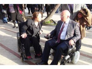 Belediye Başkanı Bir Günlüğüne Engelli Oldu