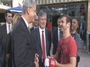 İskoç Sevgilisi İçin Bakan’dan Yardım İstedi