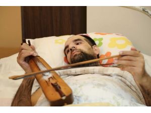 Kemençe İle Hayata Tutunuyor
