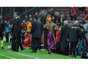 Meloyu Kırmızı Kart Çıldırttı