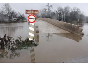 Komşu Sular Altında