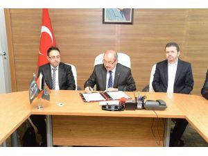 İşadamından Okulların Boyanması İçin 150 Ton Boya