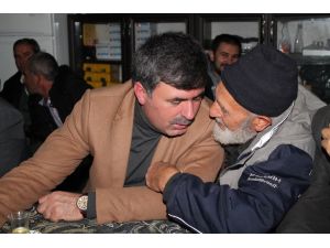 Belediye Meclisi Köy Kahvesinde Toplandı