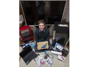 Amazon, İngiliz Gence Yanlışlıkla Gönderdiği “46 Parça” Siparişi Hediye Etti