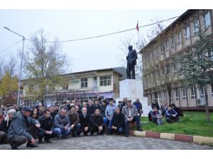 Tuncelide Vatandaşlar Müftüyü Protesto Etti