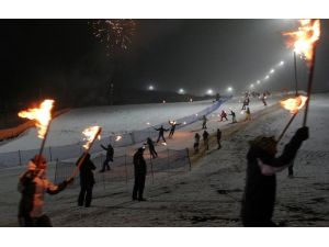 Palandöken’de Kayakçılar Sezonu Ateş Dansıyla Açtı