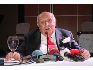 Süleyman Demirel Hastaneye Kaldırıldı