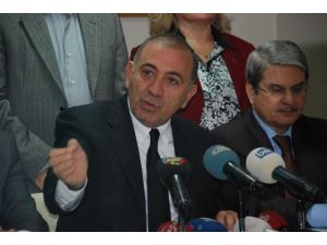 Gürsel Tekin Öyle Bir Benzetme Yaptı Ki !