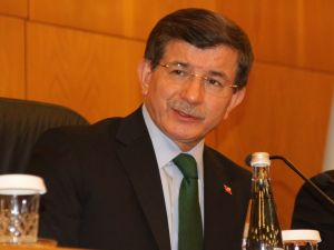 Başbakan Davutoğlu Yunanistan’a Gitti