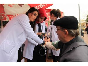 Geleceğin Doktorları Sokağın Nabzını Ölçtü