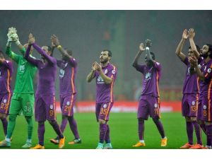 Aslan Yeni Hocasının Eski Takımı Karşısında