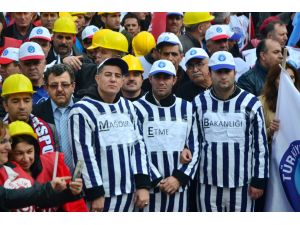 Ankara’da “Memura Ve Emekliye Ek Zam” Mitingi Düzenlendi
