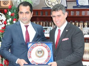 Metin Feyzioğlu Siyasete Mi Giriyor ?