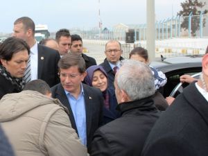 Davutoğlu’nun Yolunu Kestiler