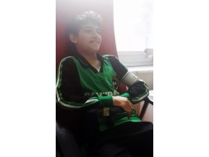 12 Yaşındaki Futbolcu Ölümden Döndü