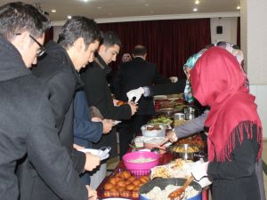 Mardinli Öğrenciler Umre İçin Kermes Açtı