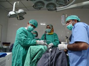 Pakistan’da Rehabilitasyon Tıbbı Merkezi’ne Sistoskop Cihazı Desteği