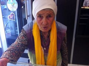 Sahipsiz Yaşlı Kadının Cenazesine Devlet Ve Esnaf Sahip Çıktı
